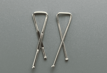 Sản xuất kẹp kim loại &ndash; Giải ph&aacute;p phụ liệu bền chắc, n&acirc;ng tầm sản phẩm may mặc